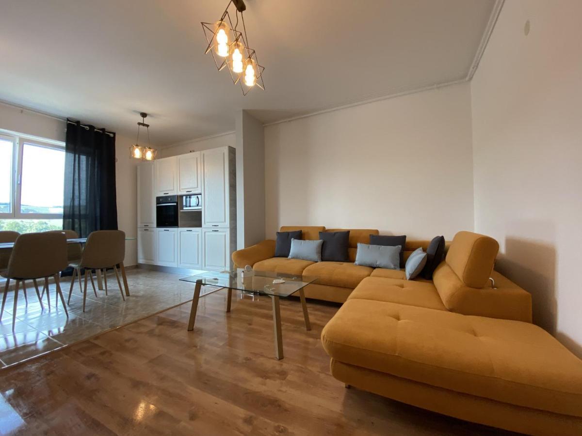 Deluxe Apartment With Balcony And Private Parking In Colvmna Residence Cluj-Napoca Esterno foto